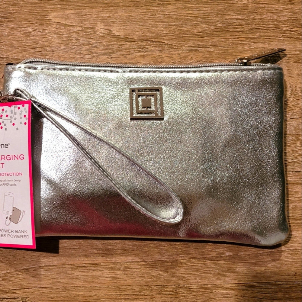 NWT | Liz Claiborne Phone Charging Wallet